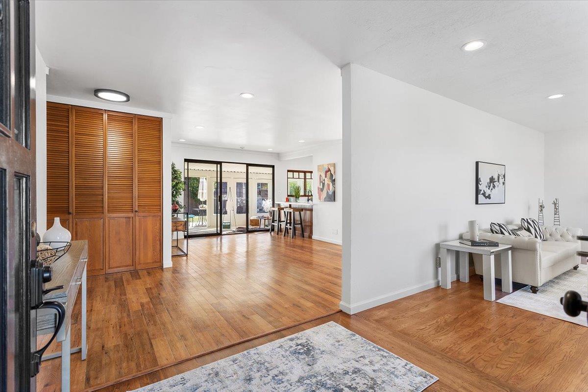 Detail Gallery Image 8 of 47 For 1012 Wilsham Dr, San Jose,  CA 95132 - 4 Beds | 2 Baths