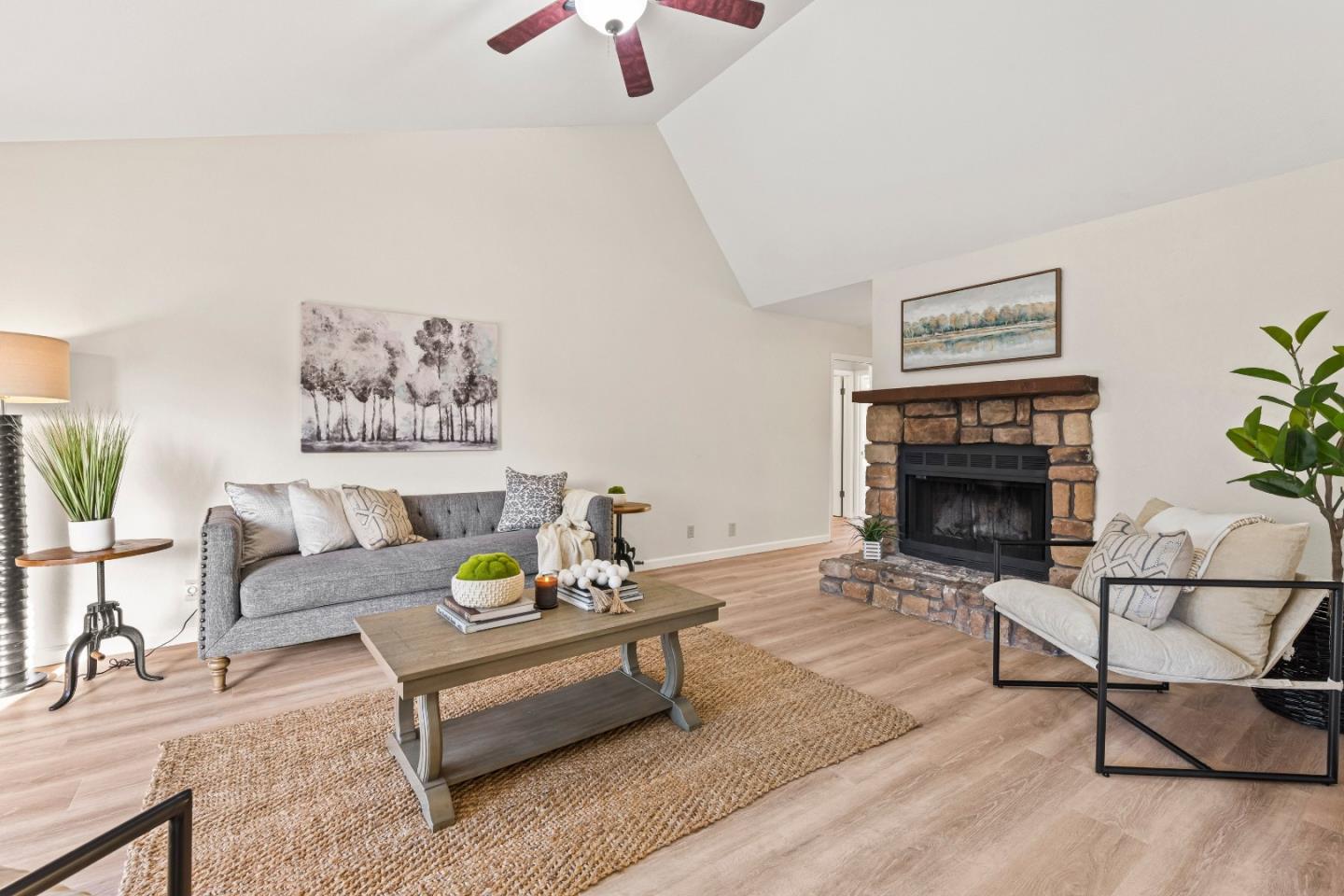 Detail Gallery Image 4 of 41 For 15314 Calle Enrique, Morgan Hill,  CA 95037 - 2 Beds | 2 Baths