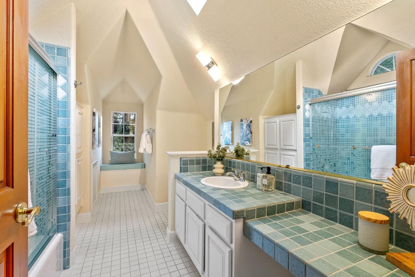 Detail Gallery Image 16 of 70 For 241 Southwood Dr, Scotts Valley,  CA 95066 - 4 Beds | 3/1 Baths