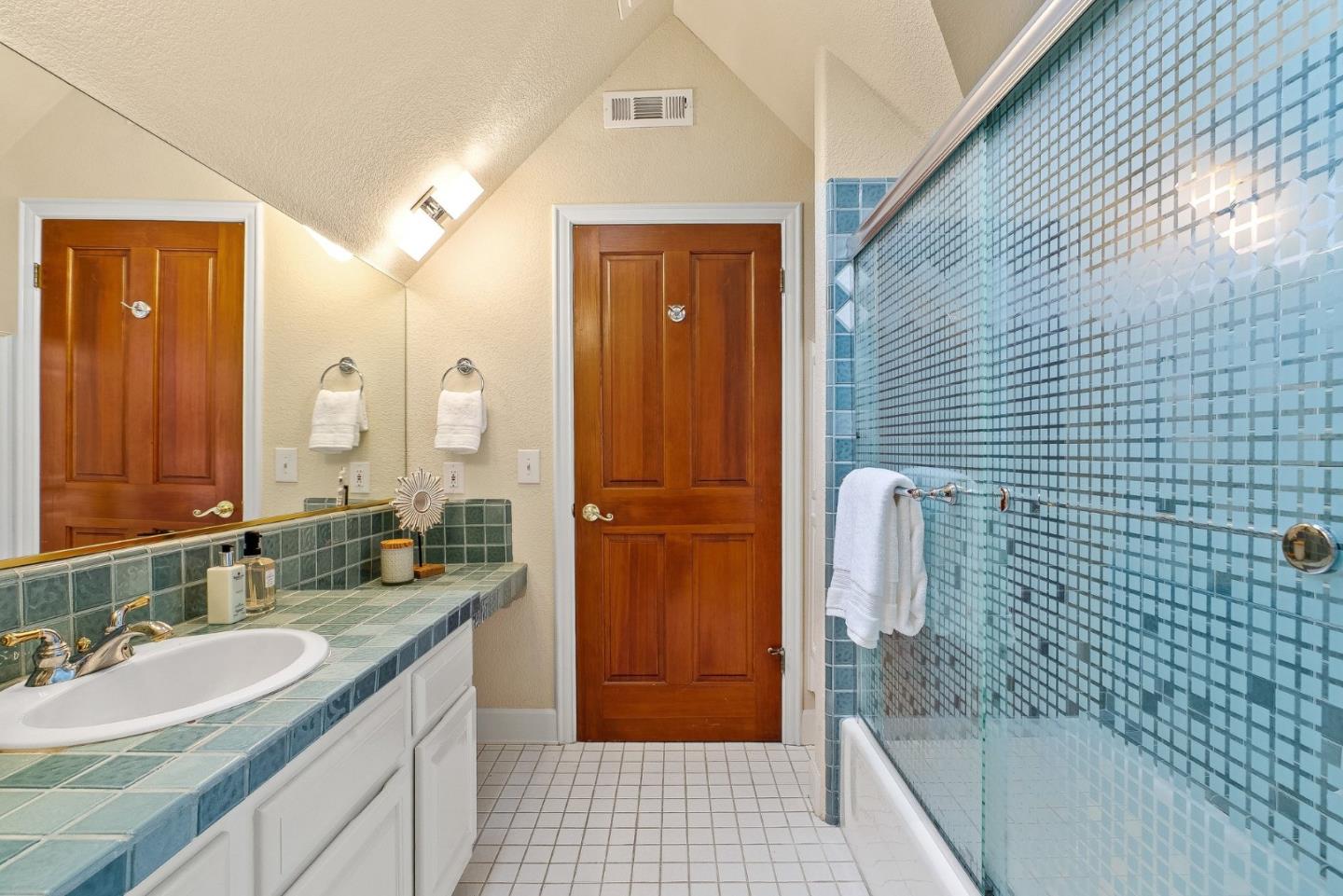 Detail Gallery Image 19 of 70 For 241 Southwood Dr, Scotts Valley,  CA 95066 - 4 Beds | 3/1 Baths