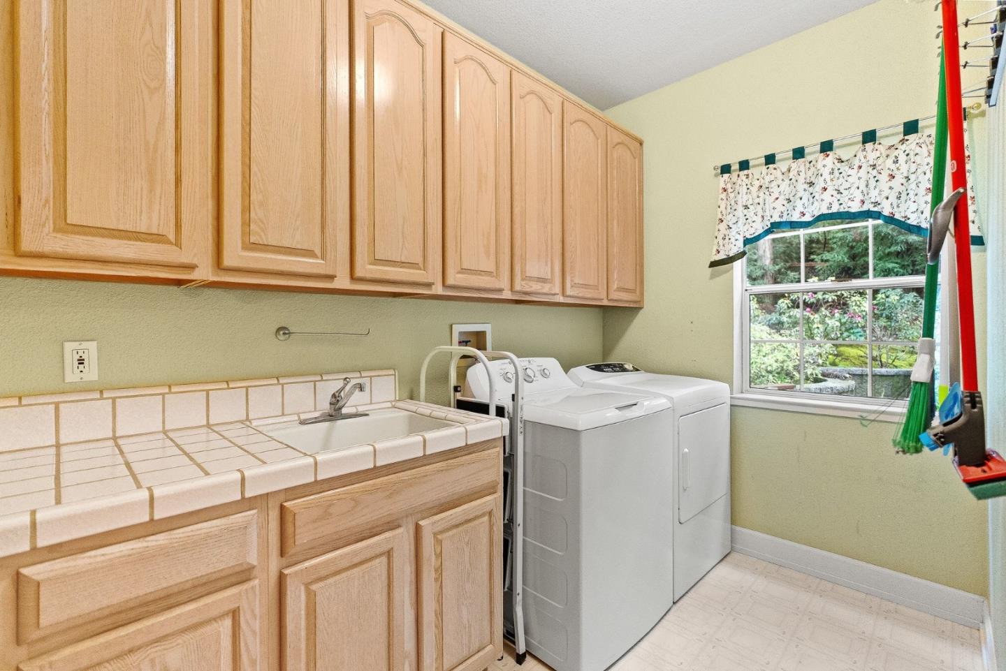 Detail Gallery Image 40 of 70 For 241 Southwood Dr, Scotts Valley,  CA 95066 - 4 Beds | 3/1 Baths