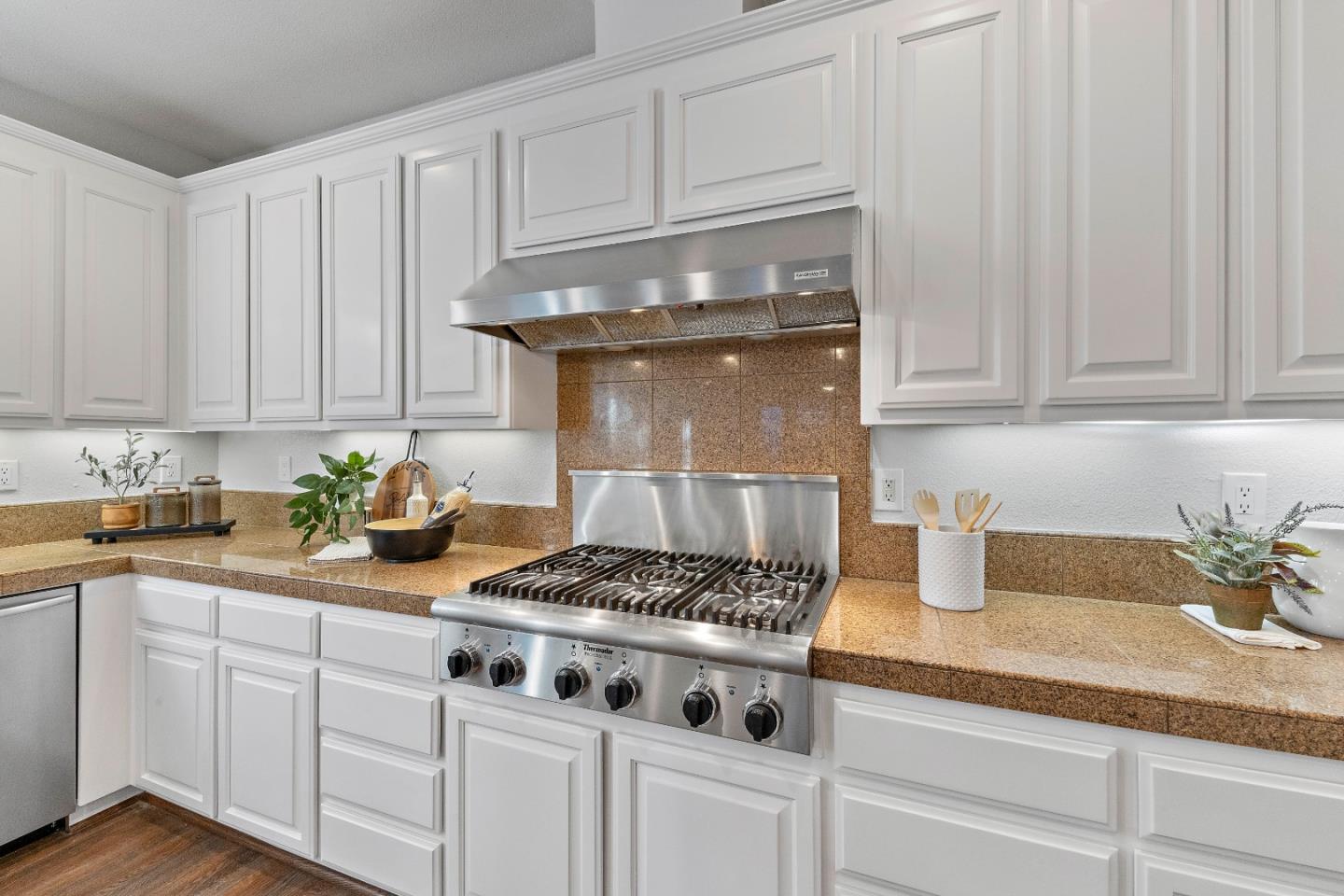 Detail Gallery Image 10 of 30 For 9622 Cooper Pl, Gilroy,  CA 95020 - 5 Beds | 3 Baths