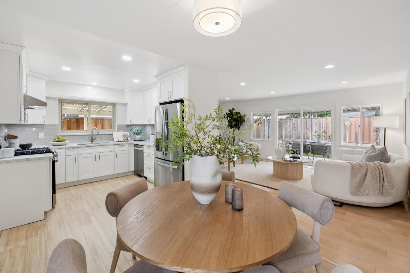 Detail Gallery Image 13 of 18 For 4569 Elmhurst Dr, San Jose,  CA 95129 - 3 Beds | 2 Baths