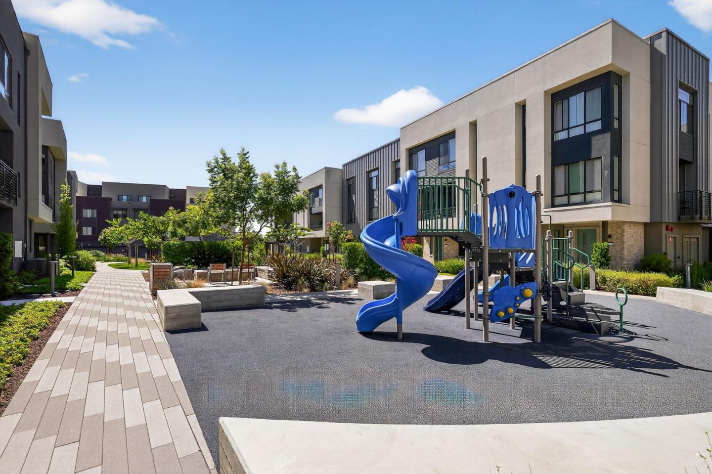 Detail Gallery Image 5 of 53 For 3891 Vanguard Cmn #1004,  Fremont,  CA 94538 - 2 Beds | 2/1 Baths