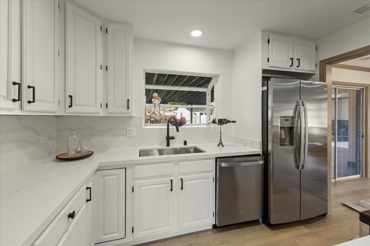 Detail Gallery Image 10 of 29 For 381 Fenley Ave, San Jose,  CA 95117 - 3 Beds | 2 Baths