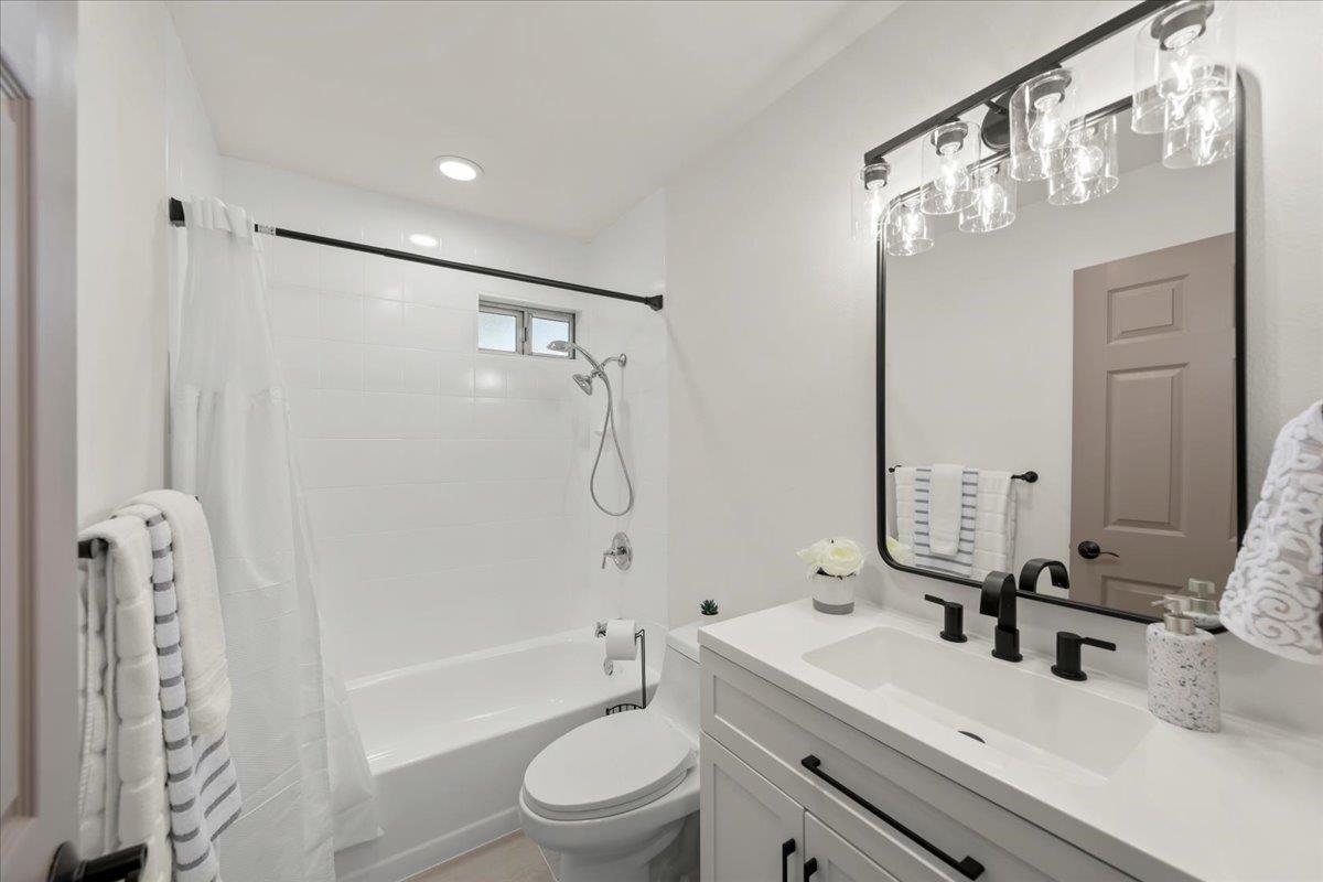 Detail Gallery Image 15 of 29 For 381 Fenley Ave, San Jose,  CA 95117 - 3 Beds | 2 Baths