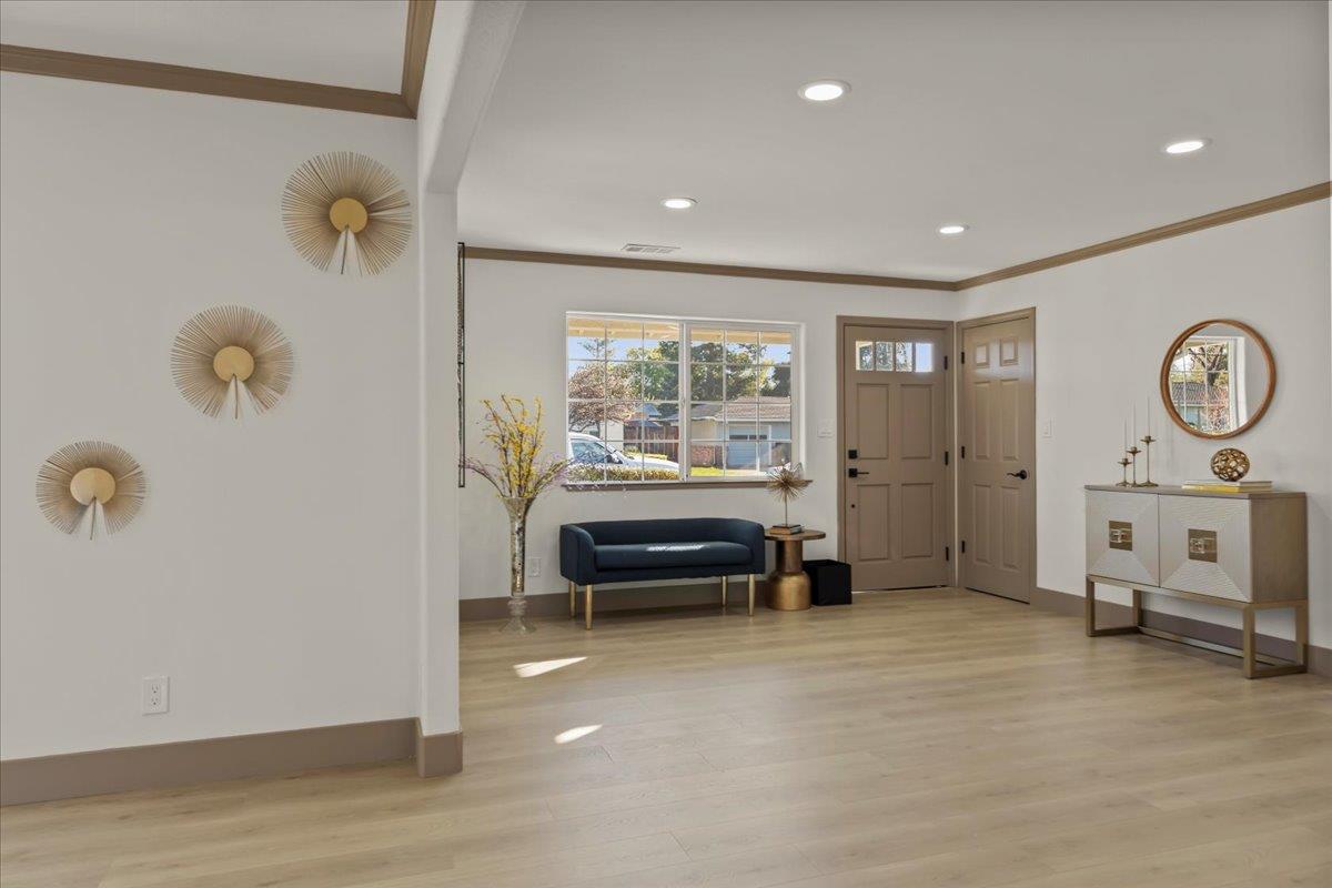 Detail Gallery Image 2 of 29 For 381 Fenley Ave, San Jose,  CA 95117 - 3 Beds | 2 Baths