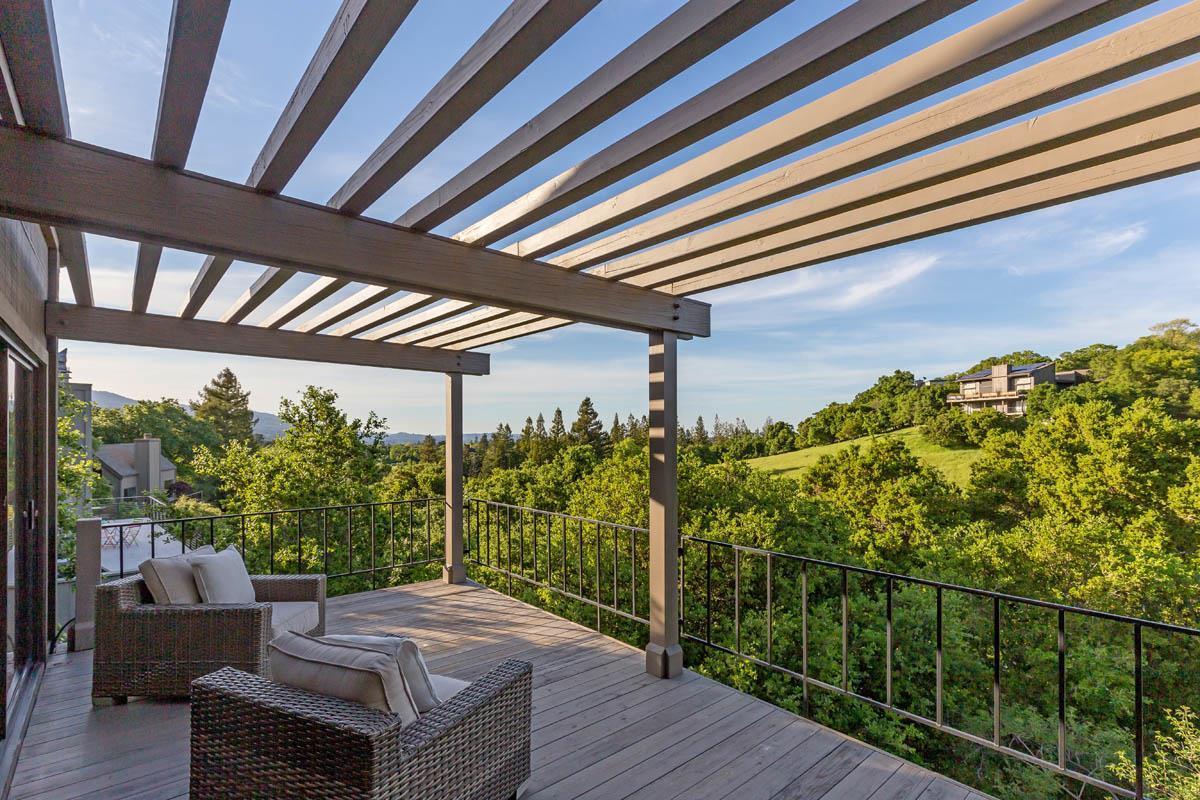 Detail Gallery Image 11 of 29 For 5 Sandstone St, Portola Valley,  CA 94028 - 3 Beds | 2/1 Baths