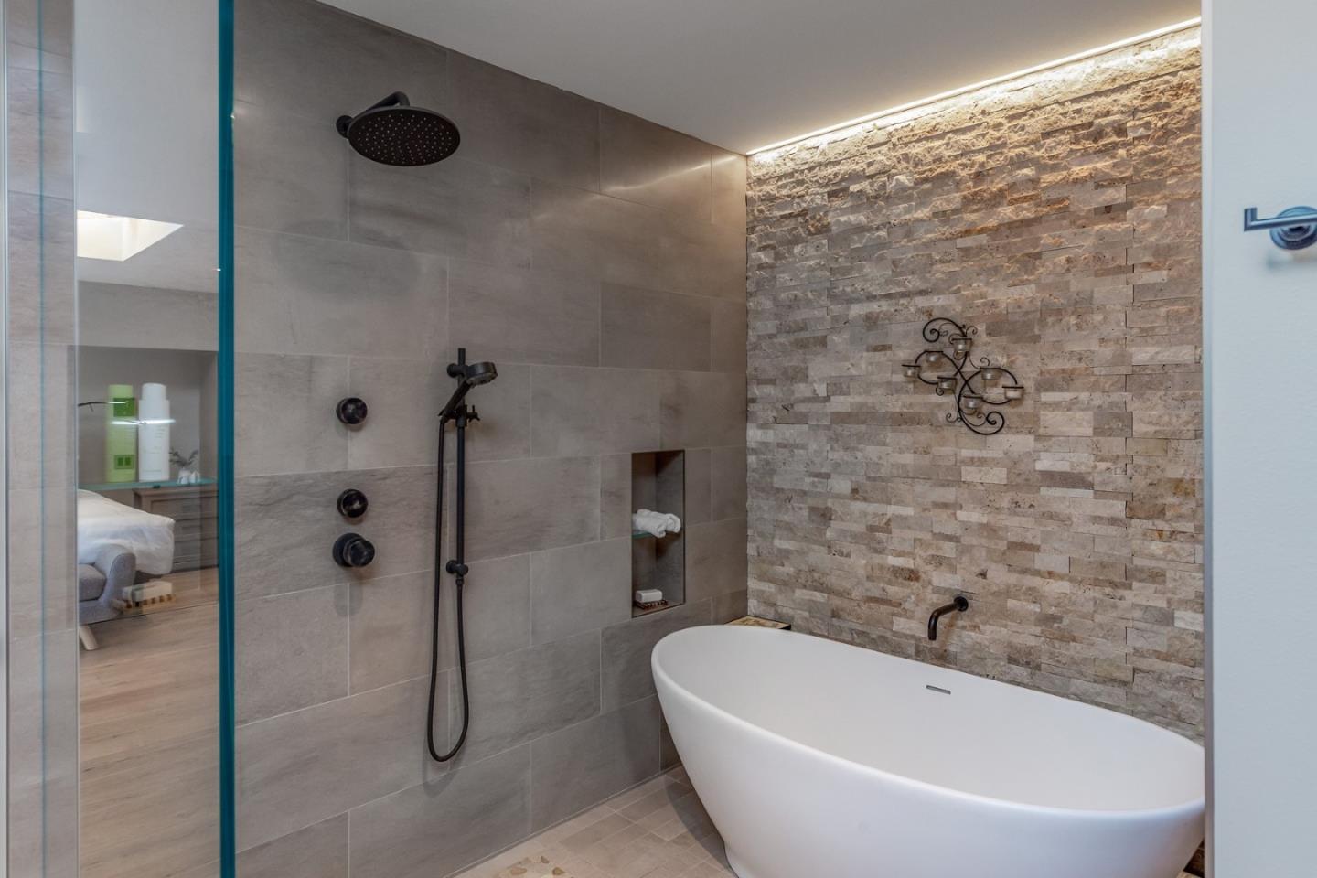 Detail Gallery Image 14 of 29 For 5 Sandstone St, Portola Valley,  CA 94028 - 3 Beds | 2/1 Baths