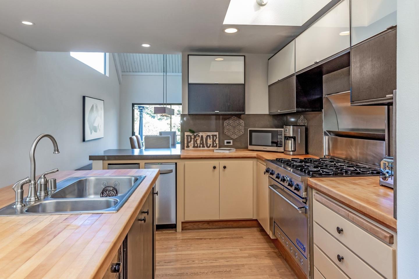 Detail Gallery Image 9 of 29 For 5 Sandstone St, Portola Valley,  CA 94028 - 3 Beds | 2/1 Baths