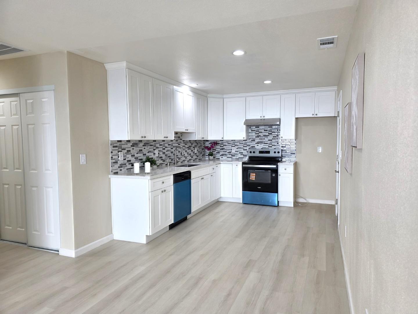 Detail Gallery Image 10 of 30 For 1932 Luby Dr, San Jose,  CA 95133 - 3 Beds | 2 Baths