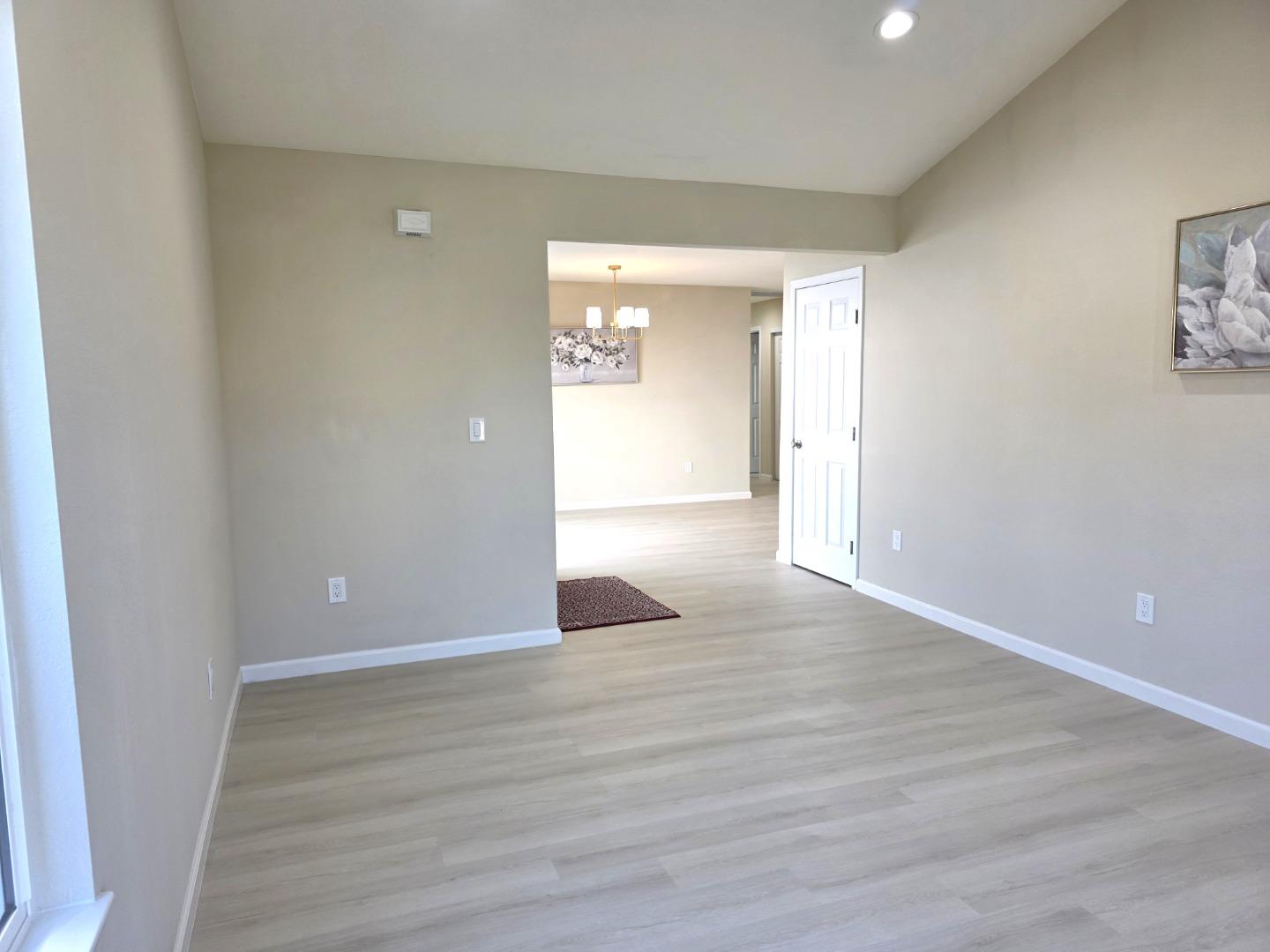 Detail Gallery Image 8 of 30 For 1932 Luby Dr, San Jose,  CA 95133 - 3 Beds | 2 Baths