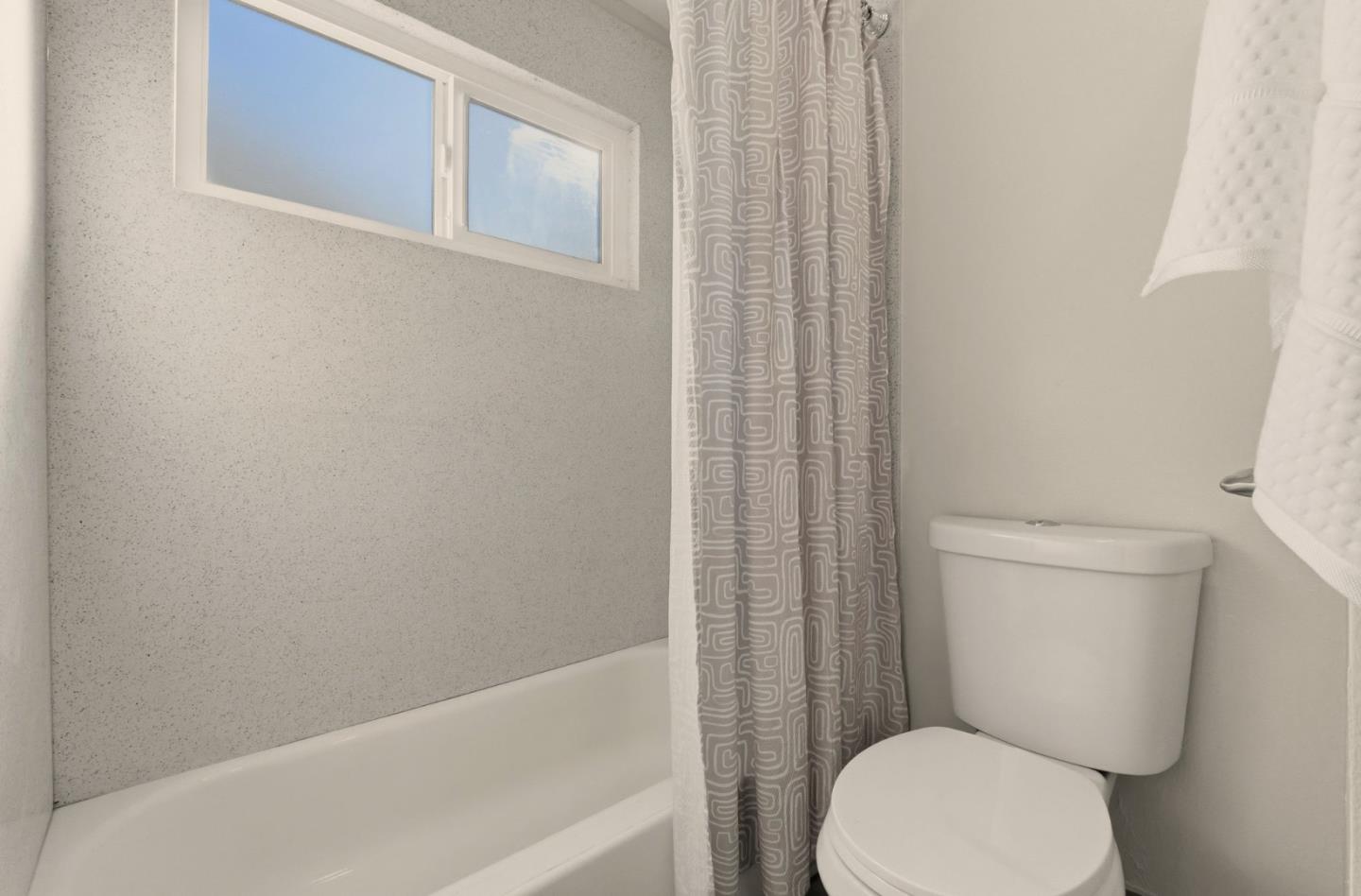 Detail Gallery Image 30 of 42 For 1941 Grosvenor Dr, San Jose,  CA 95132 - 3 Beds | 2 Baths