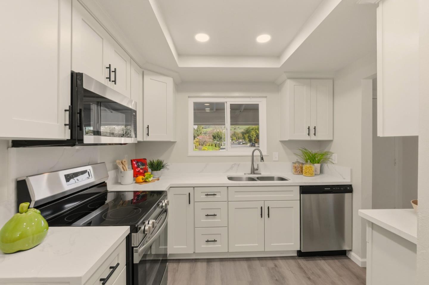 Detail Gallery Image 9 of 42 For 1941 Grosvenor Dr, San Jose,  CA 95132 - 3 Beds | 2 Baths