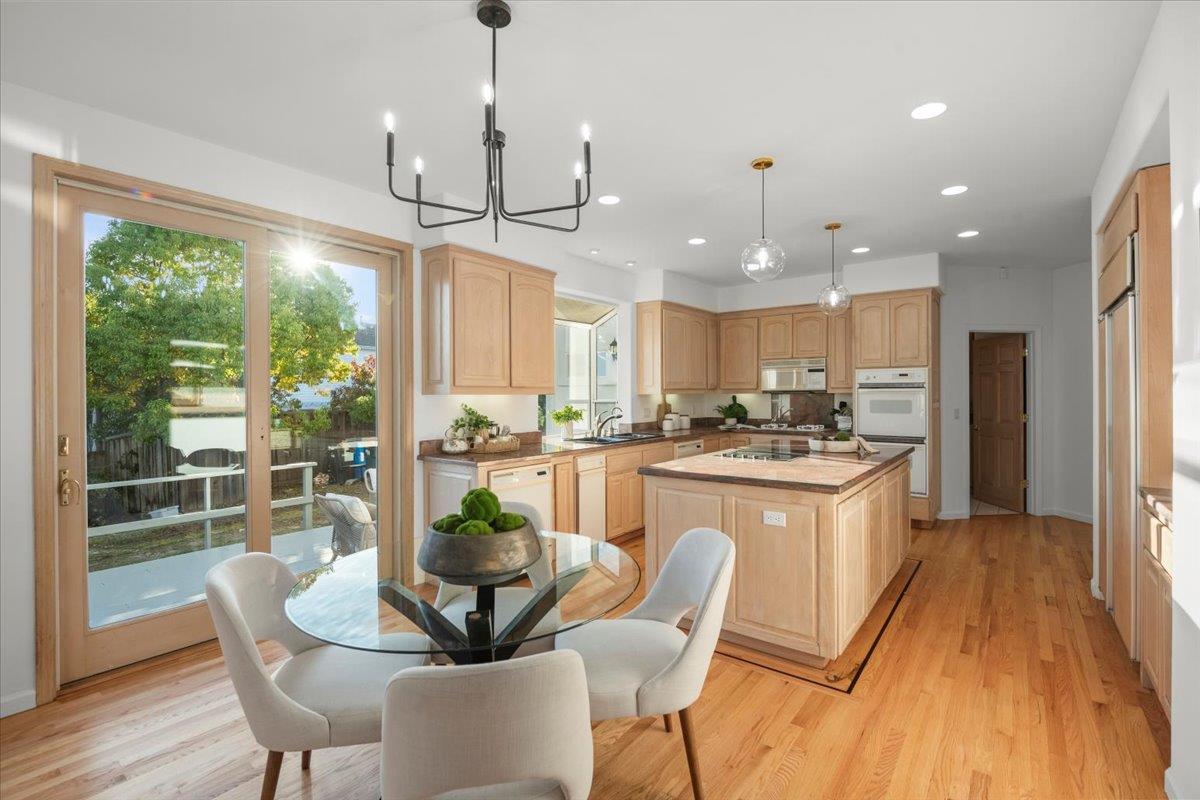 Detail Gallery Image 12 of 39 For 3961 Jefferson Ave, Redwood City,  CA 94062 - 4 Beds | 4/1 Baths