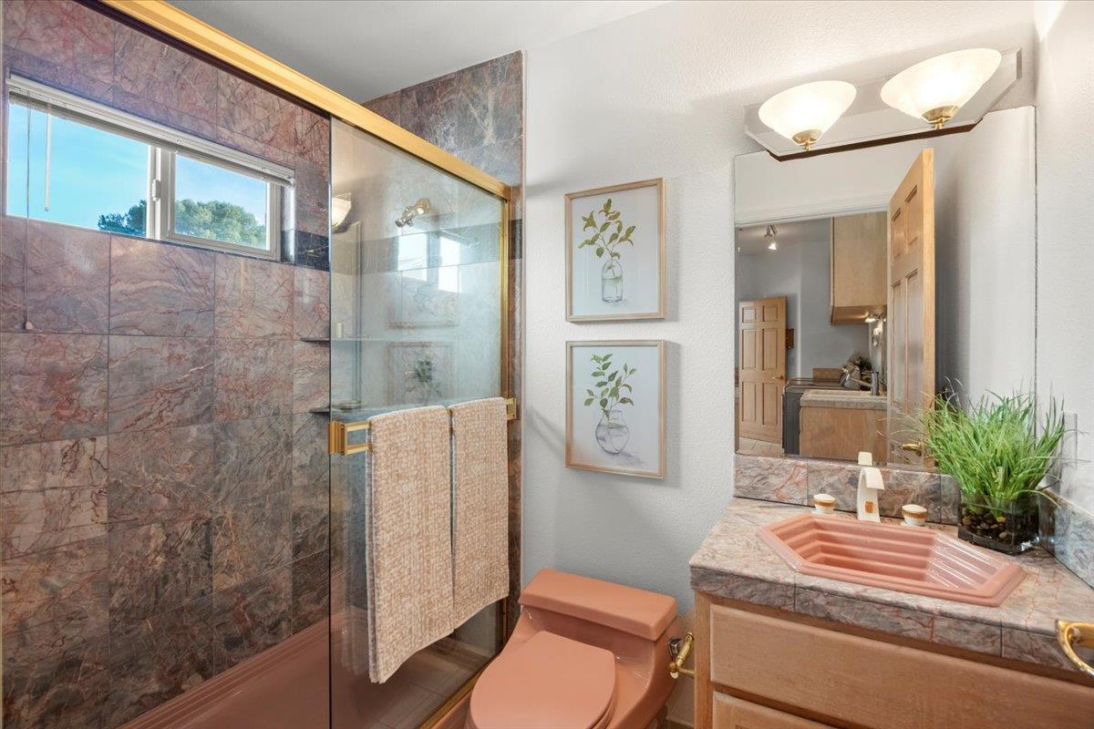 Detail Gallery Image 16 of 39 For 3961 Jefferson Ave, Redwood City,  CA 94062 - 4 Beds | 4/1 Baths