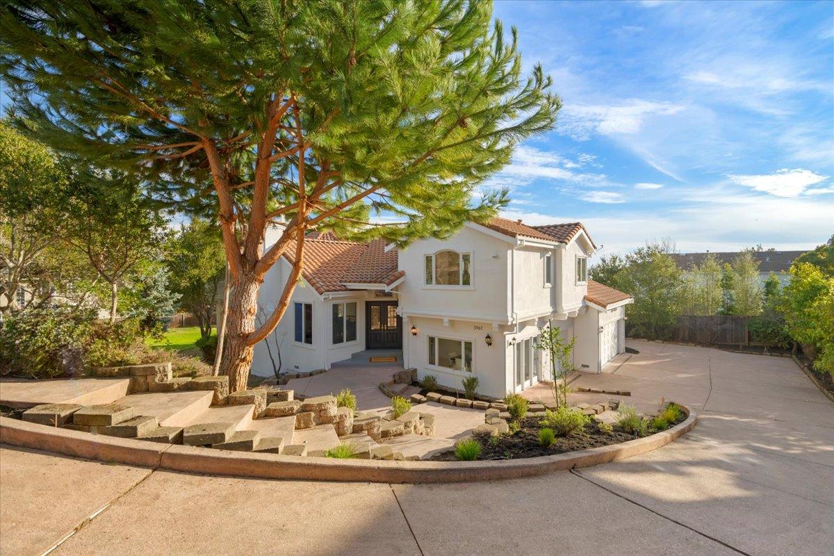 Detail Gallery Image 2 of 39 For 3961 Jefferson Ave, Redwood City,  CA 94062 - 4 Beds | 4/1 Baths