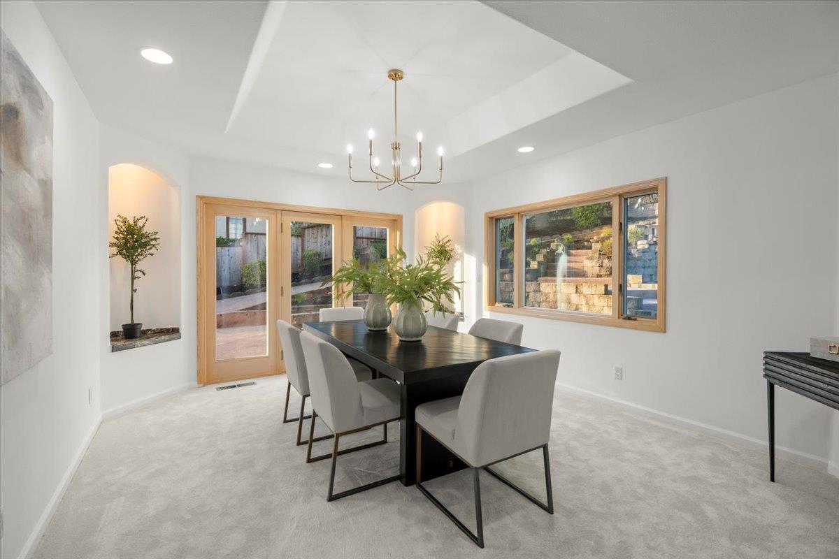 Detail Gallery Image 6 of 39 For 3961 Jefferson Ave, Redwood City,  CA 94062 - 4 Beds | 4/1 Baths