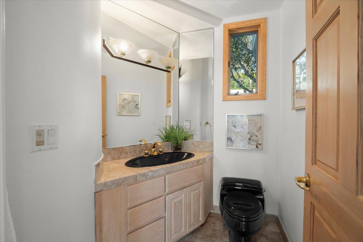 Detail Gallery Image 8 of 39 For 3961 Jefferson Ave, Redwood City,  CA 94062 - 4 Beds | 4/1 Baths