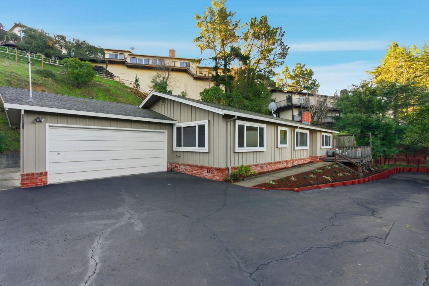 Front Image Thumbnail for ML82031406