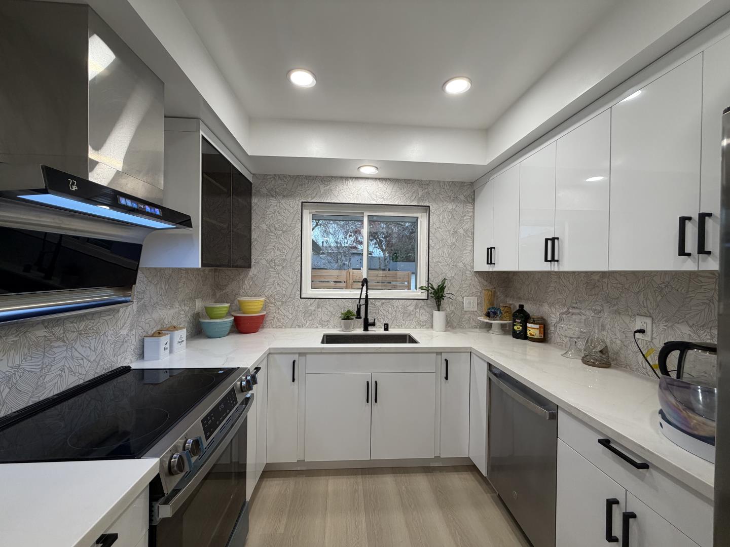 Detail Gallery Image 10 of 39 For 2786 Plumas Dr, San Jose,  CA 95121 - 4 Beds | 2 Baths