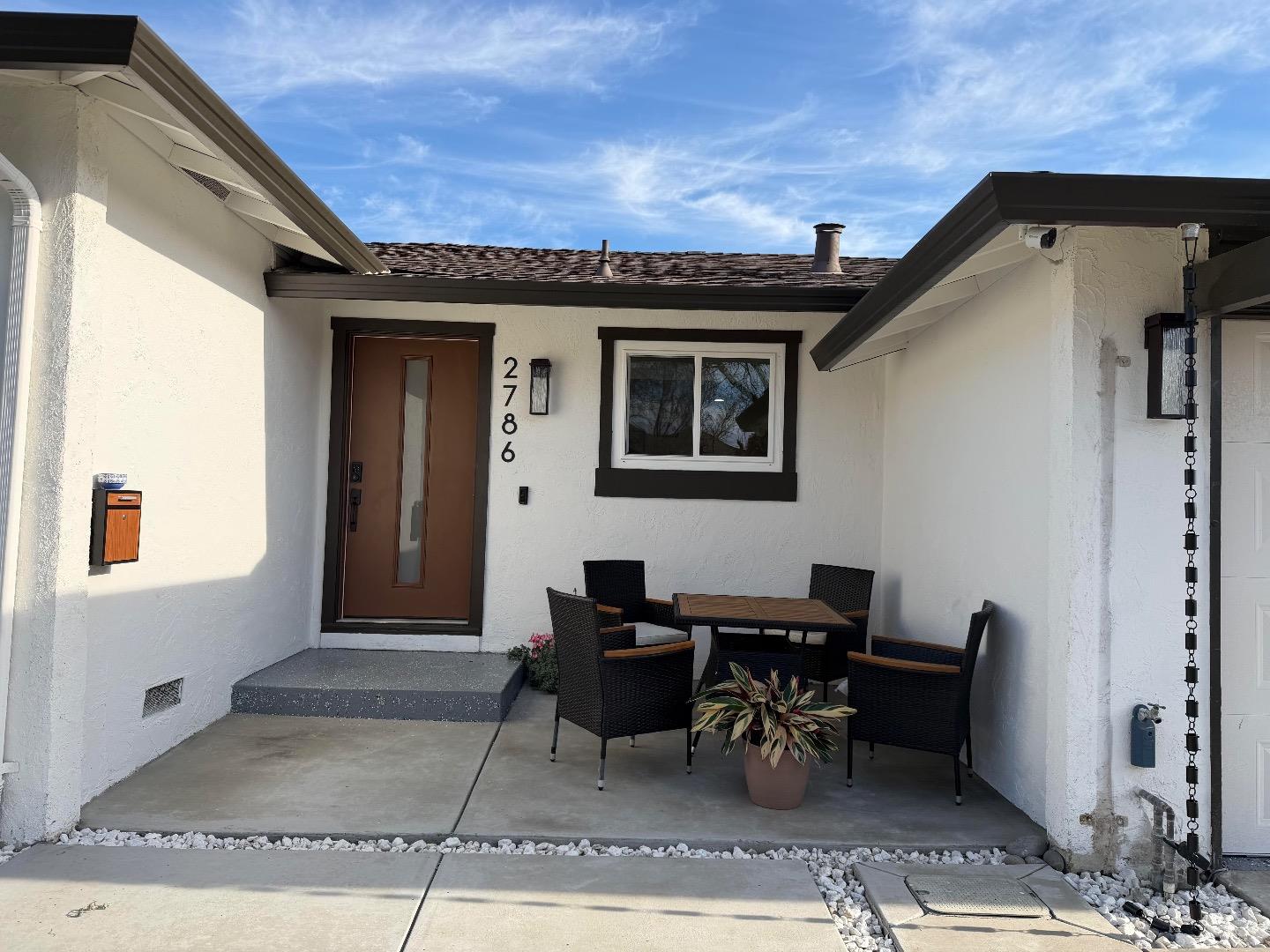 Detail Gallery Image 2 of 39 For 2786 Plumas Dr, San Jose,  CA 95121 - 4 Beds | 2 Baths