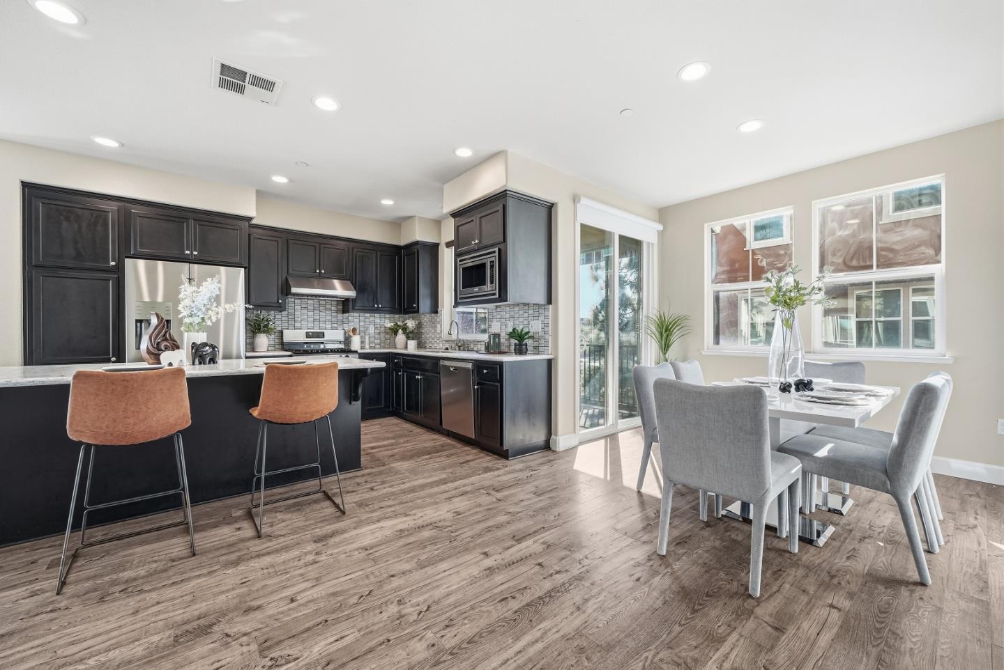 Detail Gallery Image 13 of 43 For 38946 Water Lily Pl, Newark,  CA 94560 - 3 Beds | 3/1 Baths