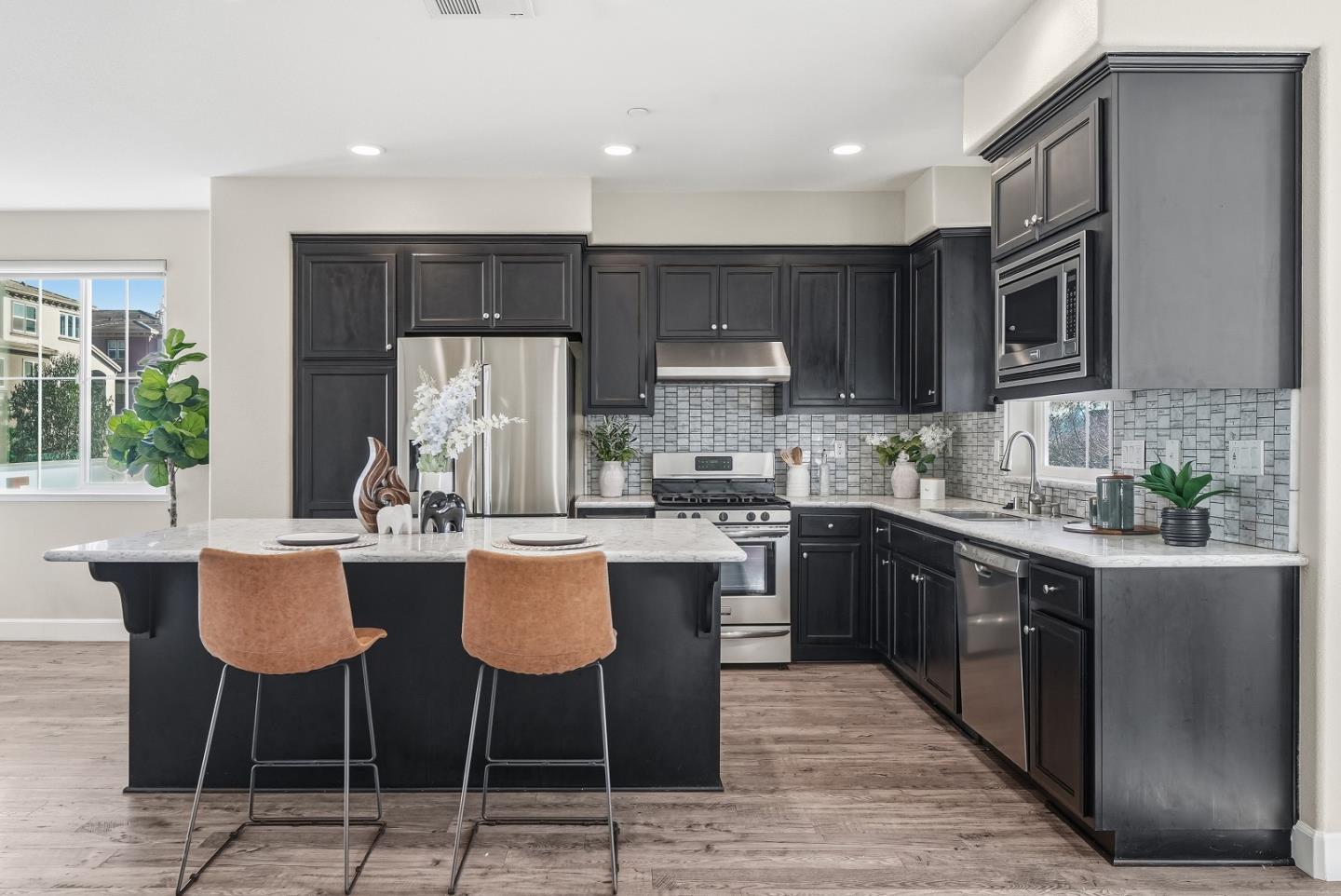 Detail Gallery Image 16 of 43 For 38946 Water Lily Pl, Newark,  CA 94560 - 3 Beds | 3/1 Baths