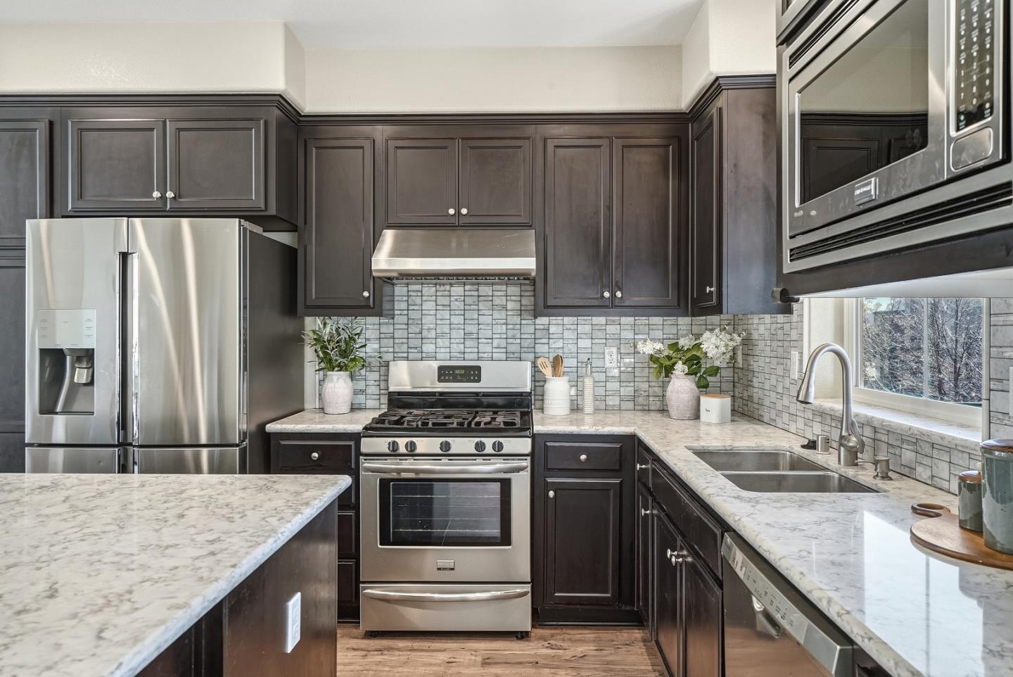 Detail Gallery Image 19 of 43 For 38946 Water Lily Pl, Newark,  CA 94560 - 3 Beds | 3/1 Baths