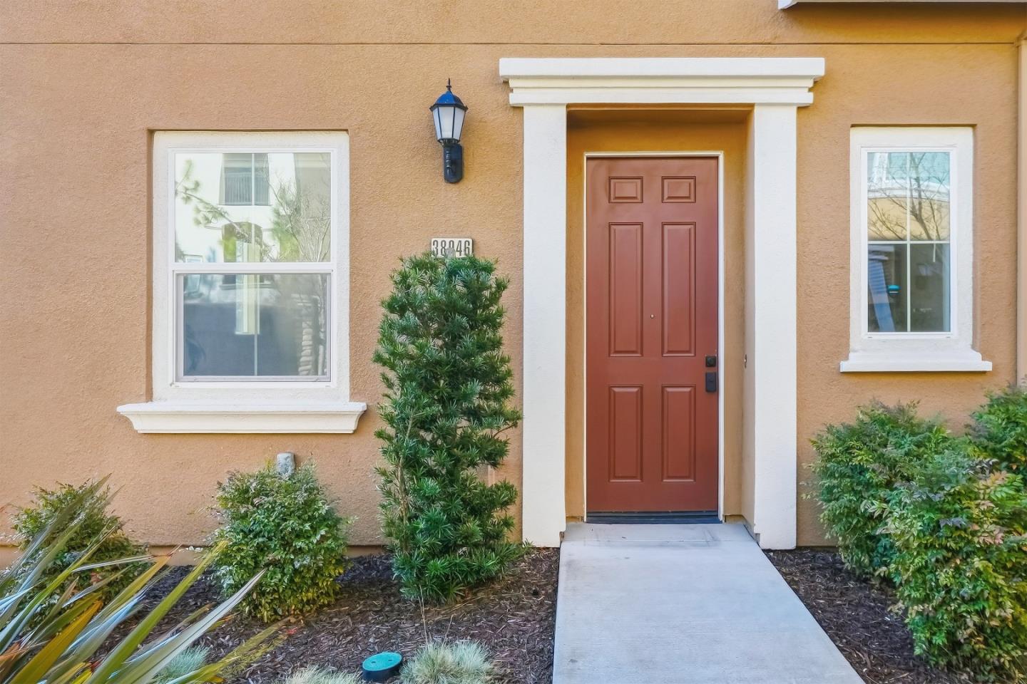 Detail Gallery Image 4 of 43 For 38946 Water Lily Pl, Newark,  CA 94560 - 3 Beds | 3/1 Baths