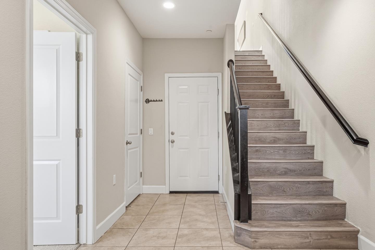 Detail Gallery Image 7 of 43 For 38946 Water Lily Pl, Newark,  CA 94560 - 3 Beds | 3/1 Baths