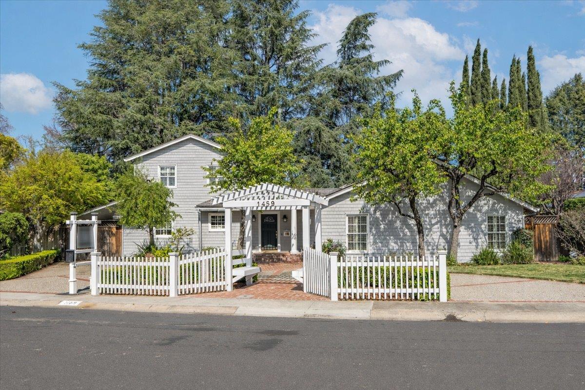 Detail Gallery Image 2 of 47 For 1459 Arroyo Seco Dr, Campbell,  CA 95008 - 5 Beds | 3 Baths