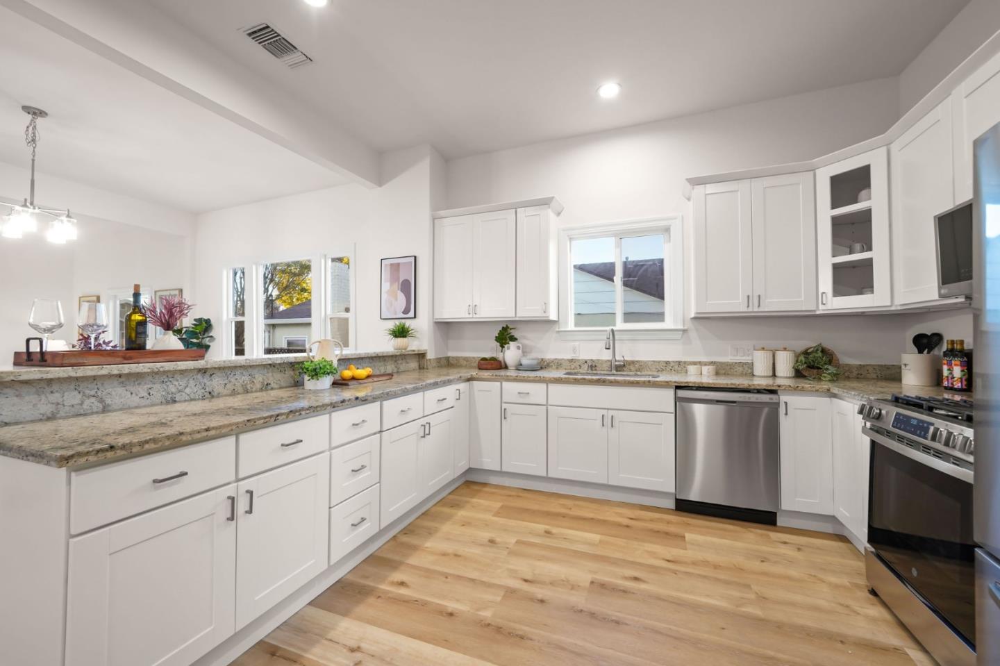 Detail Gallery Image 10 of 27 For 1154 S 8th St, San Jose,  CA 95112 - 3 Beds | 2 Baths