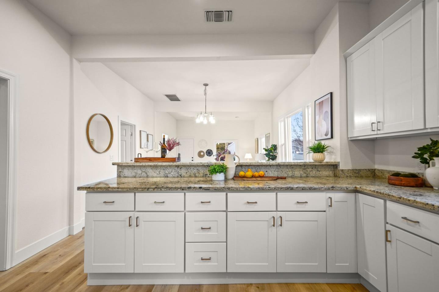 Detail Gallery Image 13 of 27 For 1154 S 8th St, San Jose,  CA 95112 - 3 Beds | 2 Baths