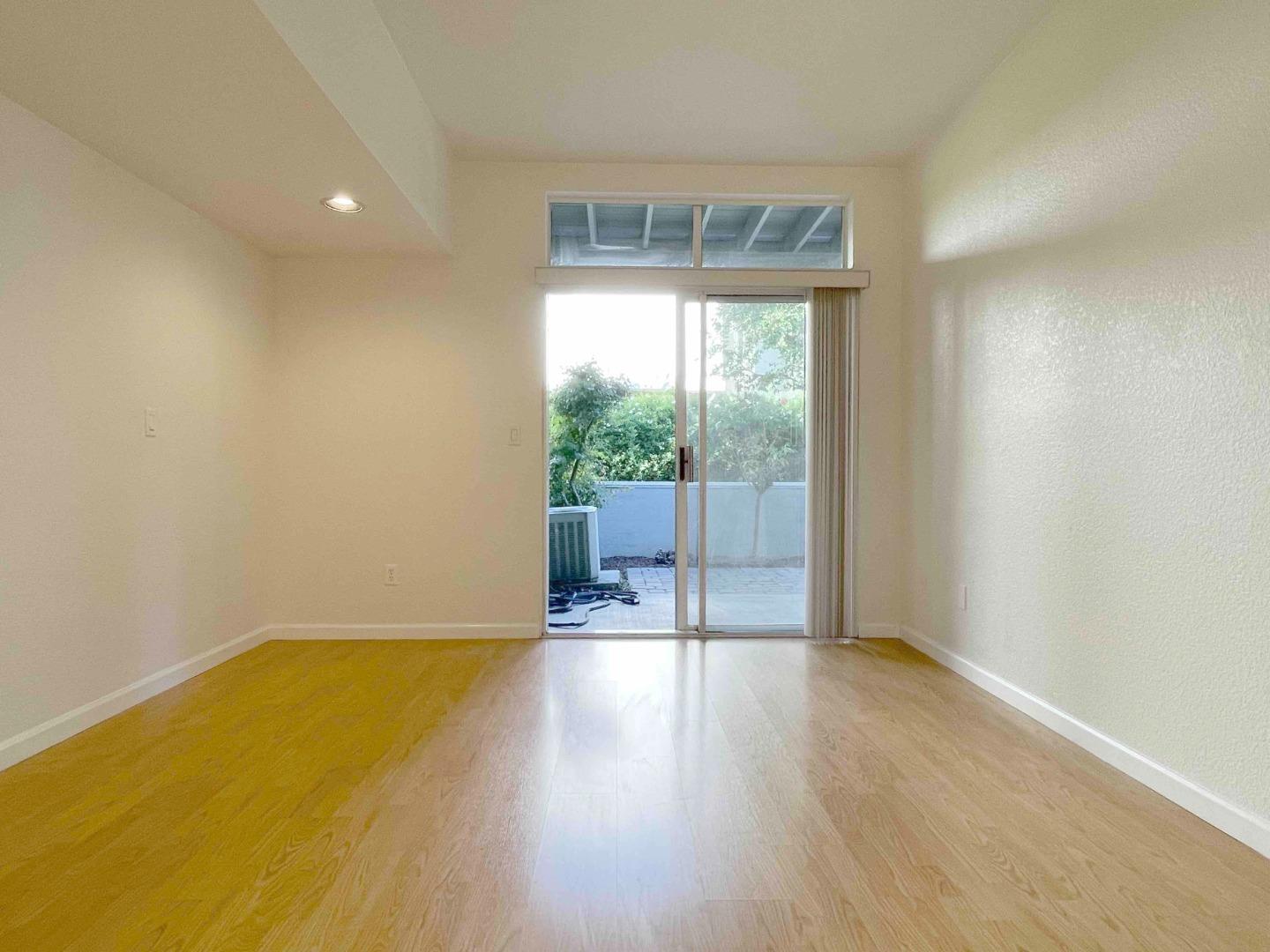 Detail Gallery Image 12 of 16 For 1801 Parkview Green Cir, San Jose,  CA 95131 - 2 Beds | 1 Baths