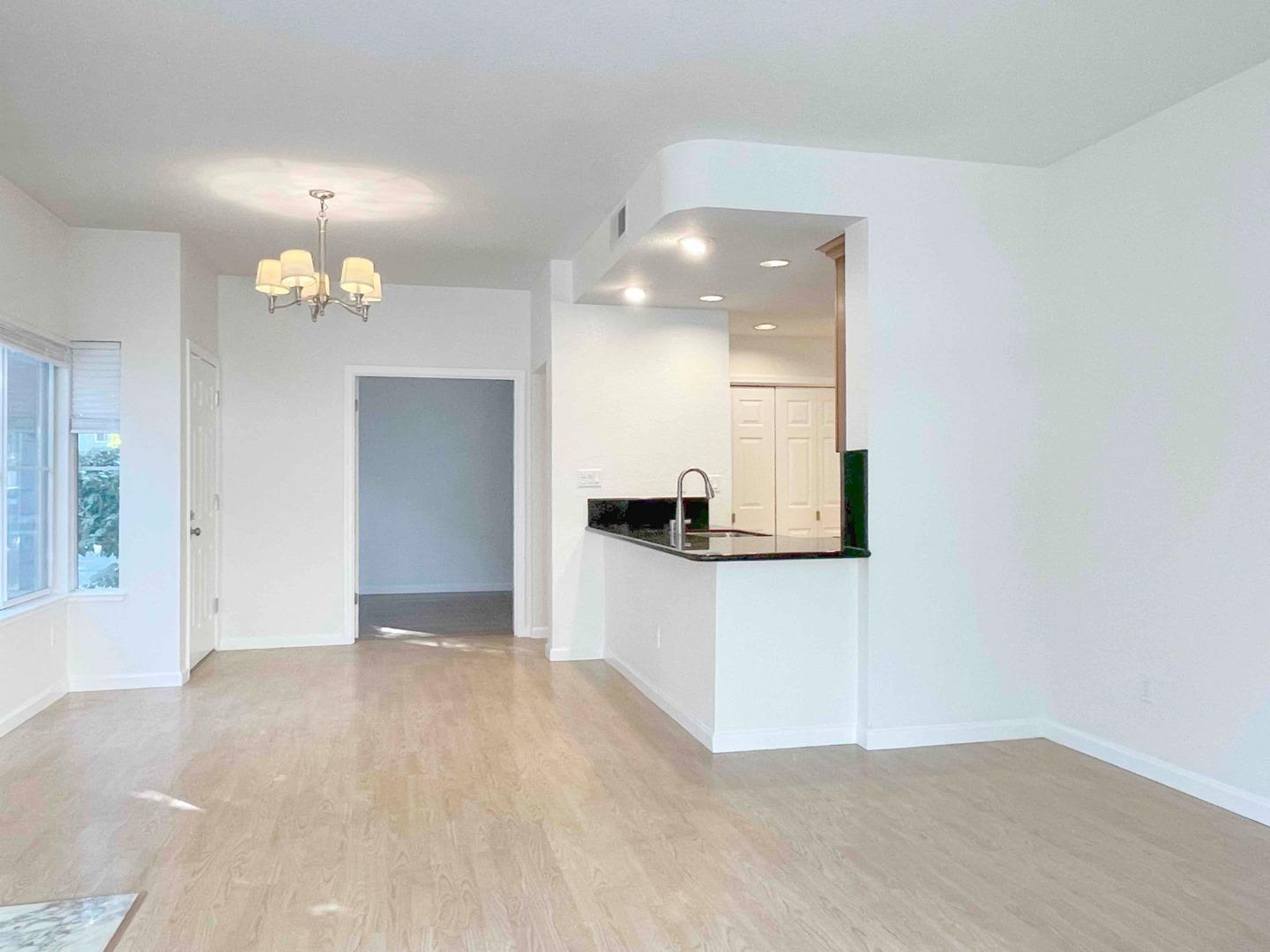 Detail Gallery Image 9 of 16 For 1801 Parkview Green Cir, San Jose,  CA 95131 - 2 Beds | 1 Baths