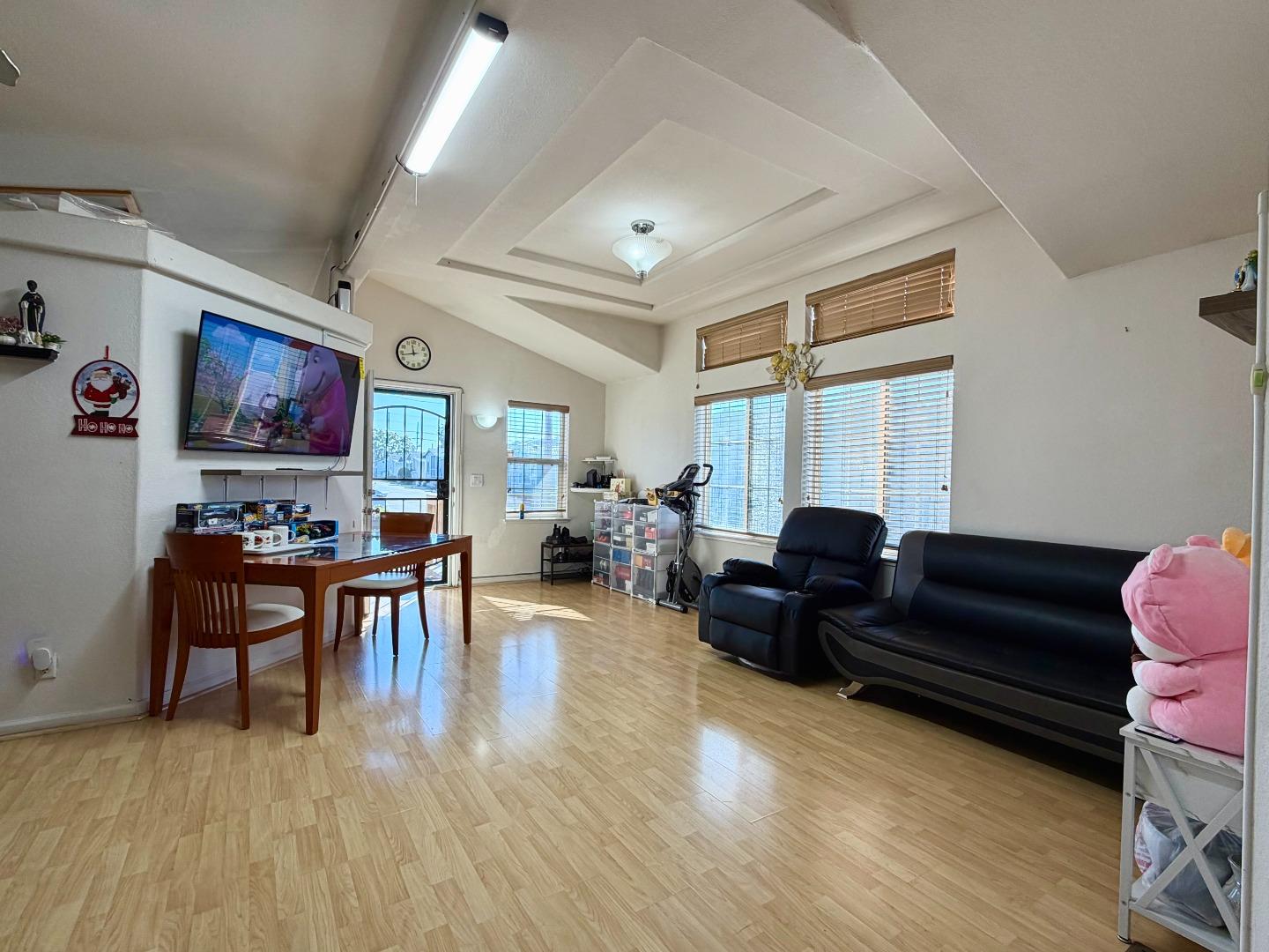 Detail Gallery Image 4 of 20 For 555 Umbarger Rd #124,  San Jose,  CA 95111 - 2 Beds | 2 Baths