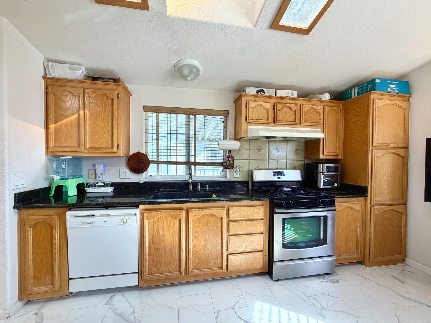 Detail Gallery Image 6 of 20 For 555 Umbarger Rd #124,  San Jose,  CA 95111 - 2 Beds | 2 Baths