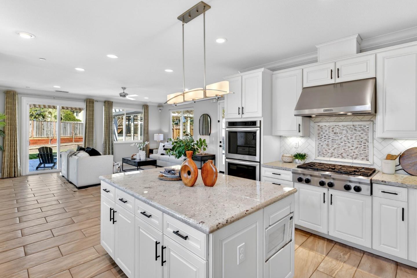 Detail Gallery Image 10 of 36 For 1655 Martinez Way, Morgan Hill,  CA 95037 - 4 Beds | 2/1 Baths