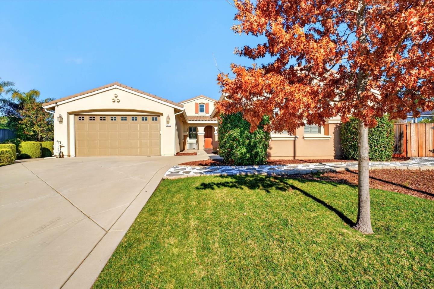 Detail Gallery Image 2 of 36 For 1655 Martinez Way, Morgan Hill,  CA 95037 - 4 Beds | 2/1 Baths