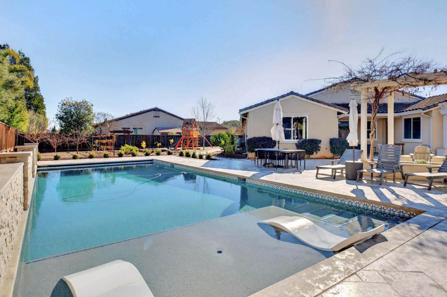 Detail Gallery Image 28 of 36 For 1655 Martinez Way, Morgan Hill,  CA 95037 - 4 Beds | 2/1 Baths