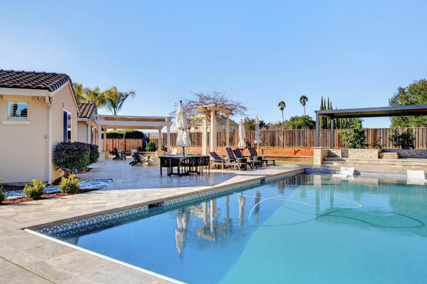 Detail Gallery Image 29 of 36 For 1655 Martinez Way, Morgan Hill,  CA 95037 - 4 Beds | 2/1 Baths