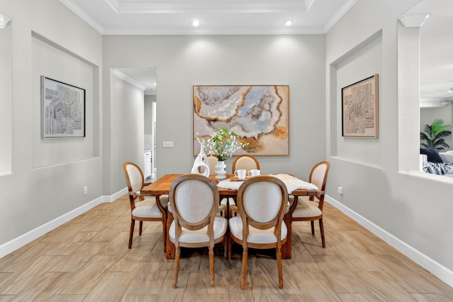 Detail Gallery Image 5 of 36 For 1655 Martinez Way, Morgan Hill,  CA 95037 - 4 Beds | 2/1 Baths