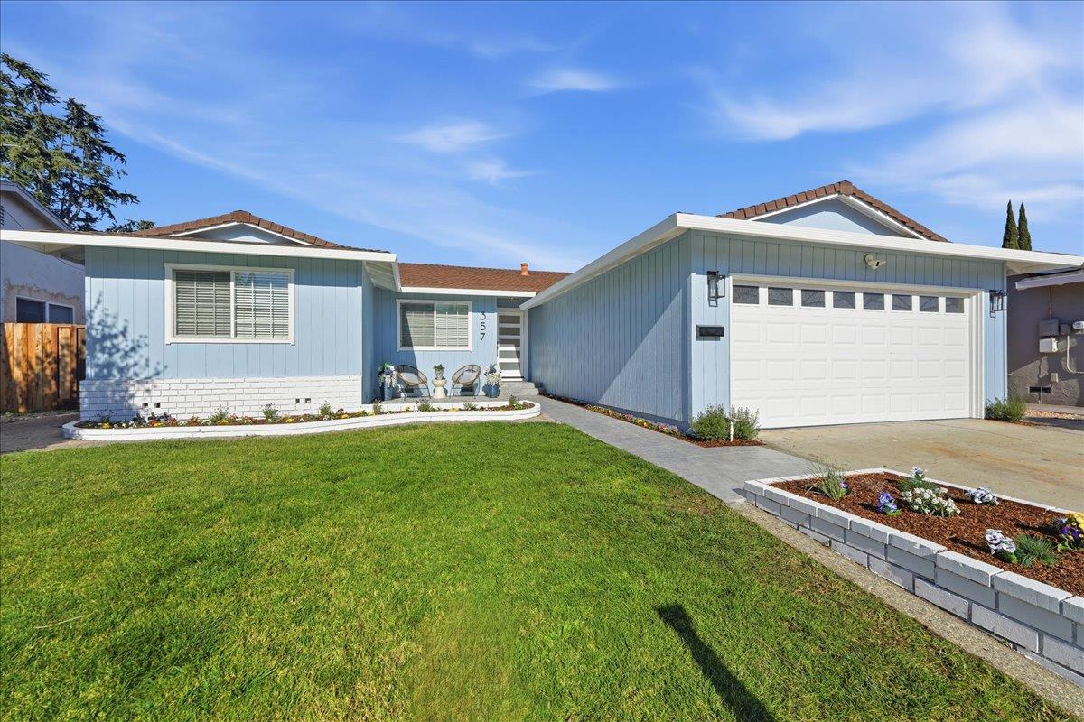 Detail Gallery Image 2 of 30 For 357 El Portal Way, San Jose,  CA 95123 - 4 Beds | 2 Baths