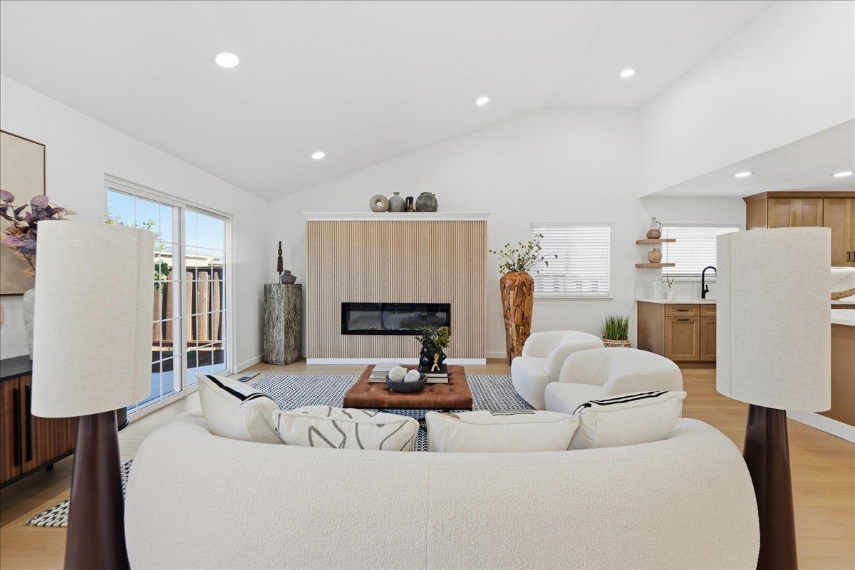 Detail Gallery Image 7 of 30 For 357 El Portal Way, San Jose,  CA 95123 - 4 Beds | 2 Baths