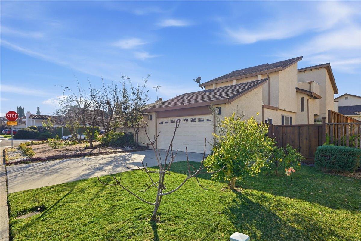 Detail Gallery Image 3 of 46 For 997 Courtland Ct, Milpitas,  CA 95035 - 3 Beds | 2/1 Baths