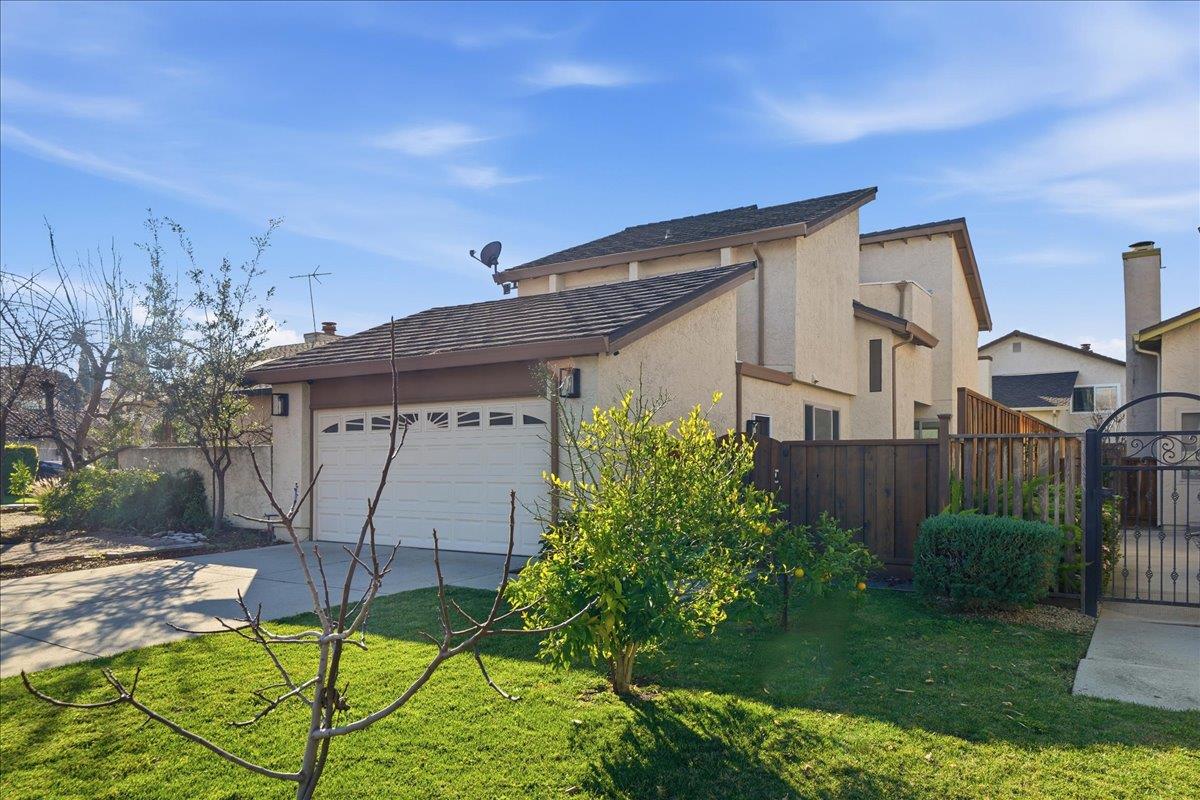 Detail Gallery Image 4 of 46 For 997 Courtland Ct, Milpitas,  CA 95035 - 3 Beds | 2/1 Baths