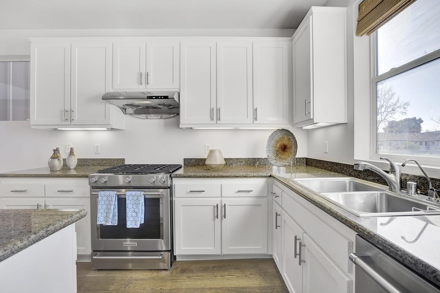 Detail Gallery Image 20 of 38 For 4310 Providence Ter, Fremont,  CA 94538 - 3 Beds | 3/1 Baths