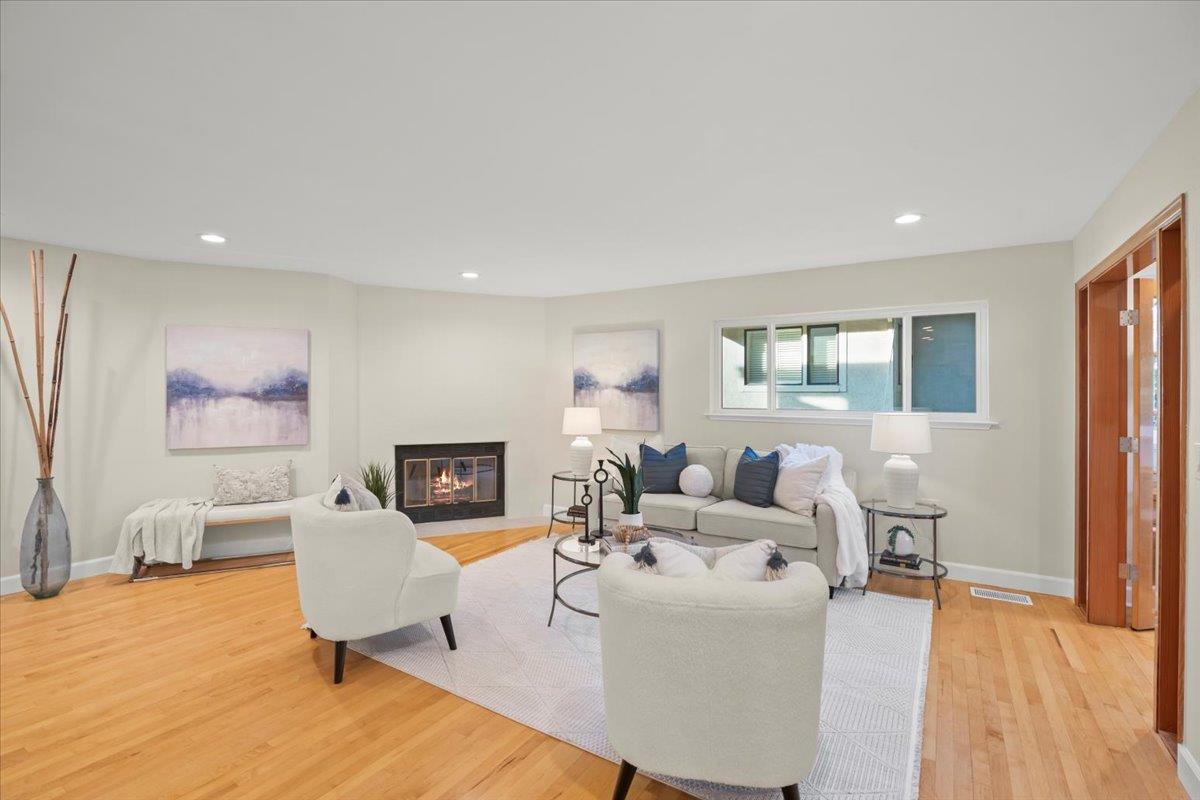 Detail Gallery Image 4 of 42 For 20713 Saint Charles St, Saratoga,  CA 95070 - 3 Beds | 2/1 Baths