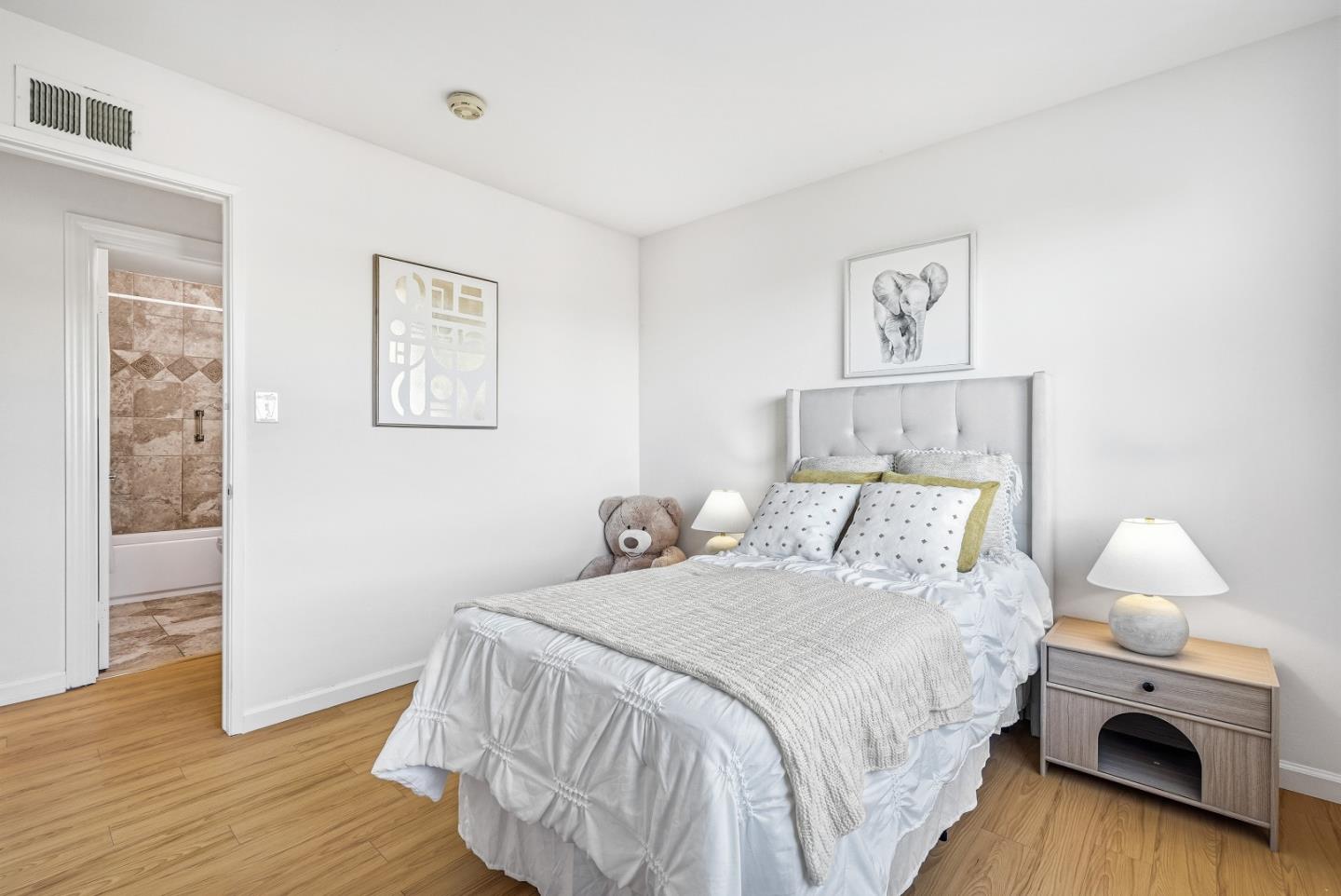 Detail Gallery Image 15 of 44 For 802 Magellan Ln, Foster City,  CA 94404 - 3 Beds | 2/1 Baths